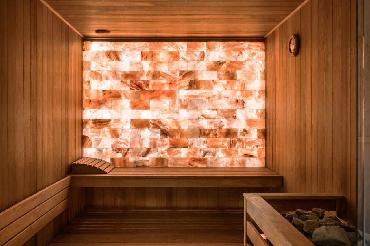 Nosalowy Park Hotel & Spa Zakopane Bagian luar foto Himalayan salt blocks in a sauna
