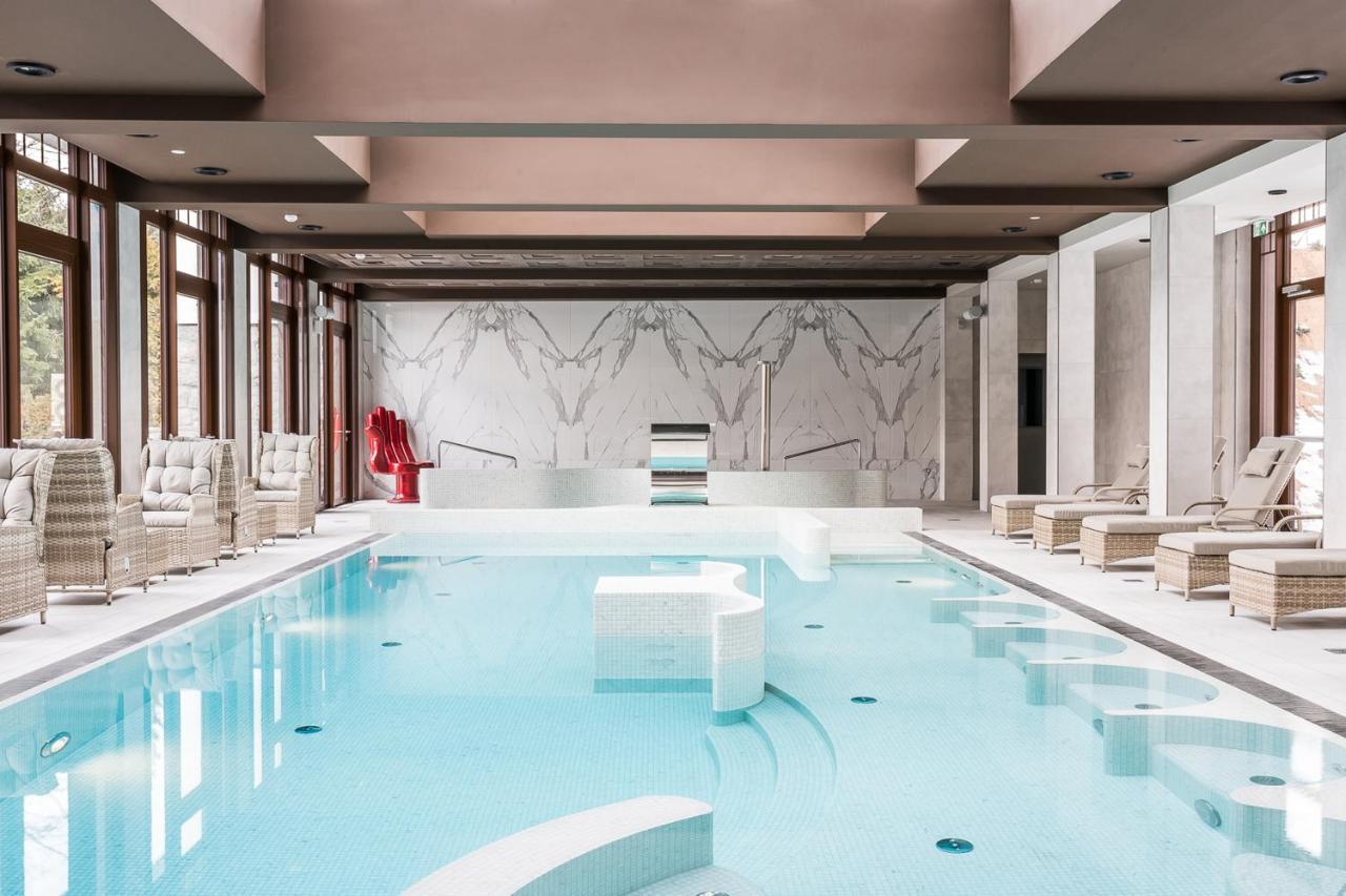 Nosalowy Park Hotel & Spa Zakopane Bagian luar foto The swimming pool at the Hotel de la Paix
