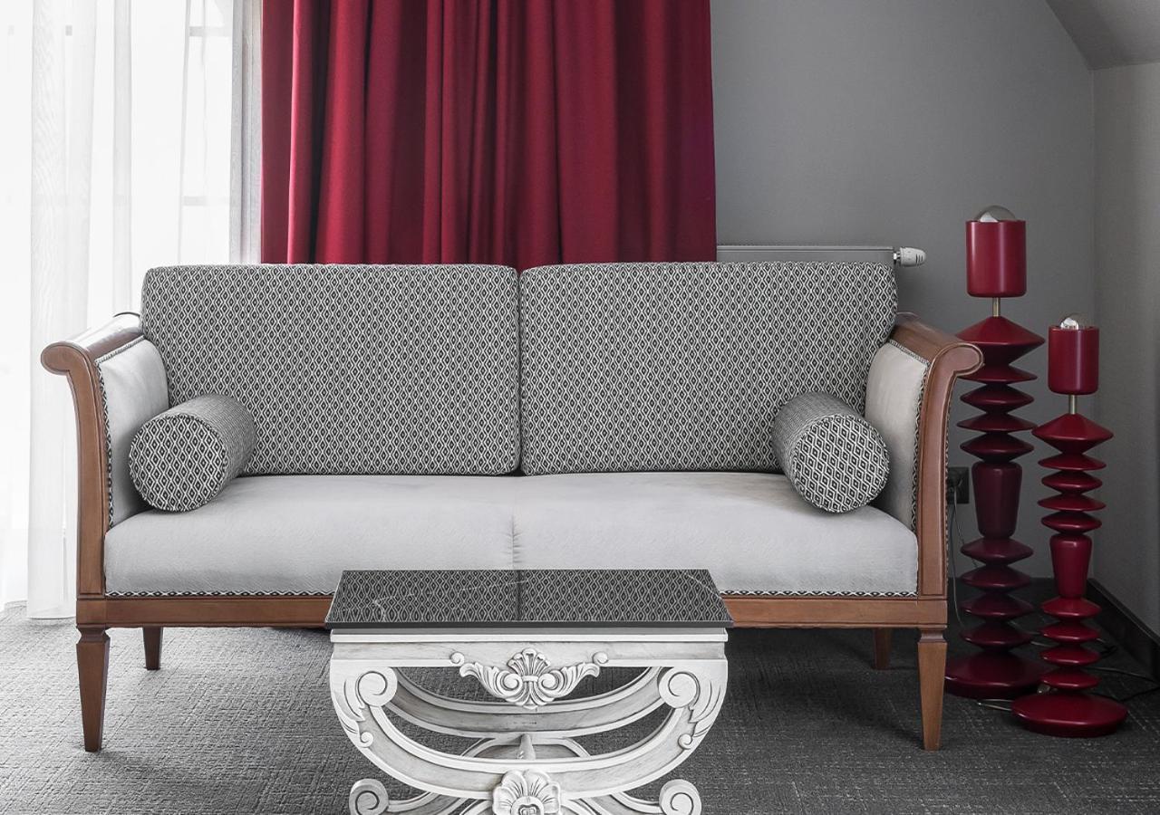Nosalowy Park Hotel & Spa Zakopane Bagian luar foto A sofa